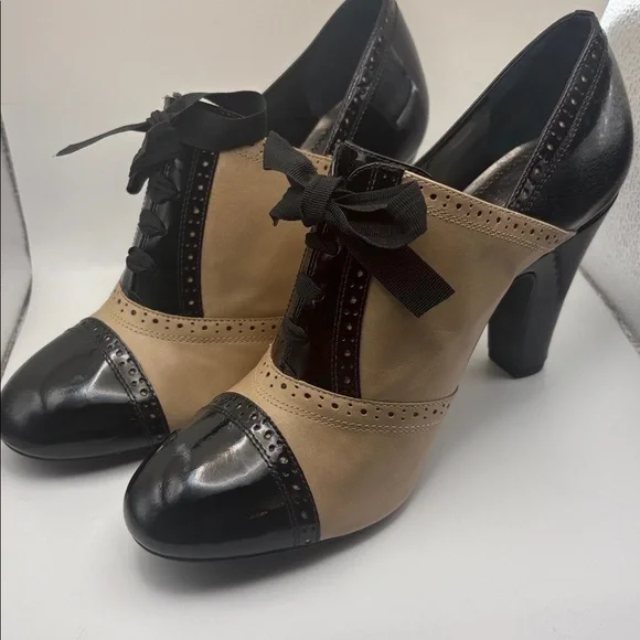 Gianni Bini jiterbug style Black and Tan Heels - Picture 1 of 8